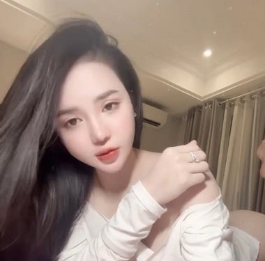 Chu Thuy quynh é tão bonito e difícil de recusar