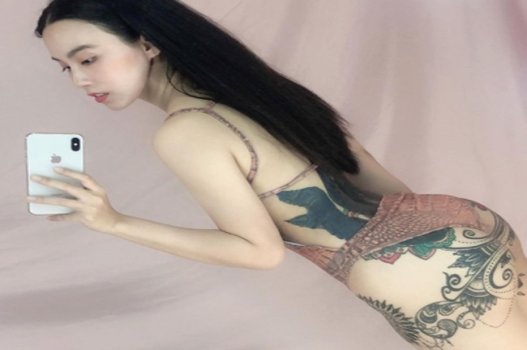 Linh miu mostra clipe de sexo muito quente