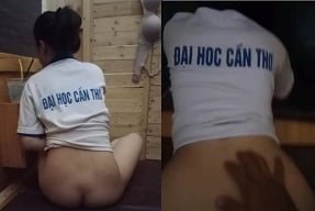 Jovem casal pode a universidade que lançou clipes de sexo quente